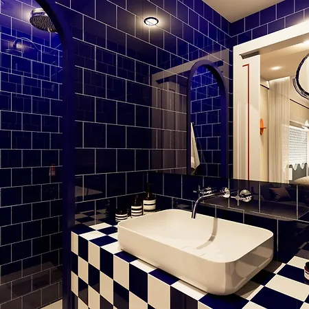 Oddly Hotel 3*